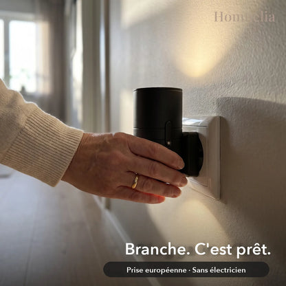 Branche l'applique sur la prise, c'est prêt