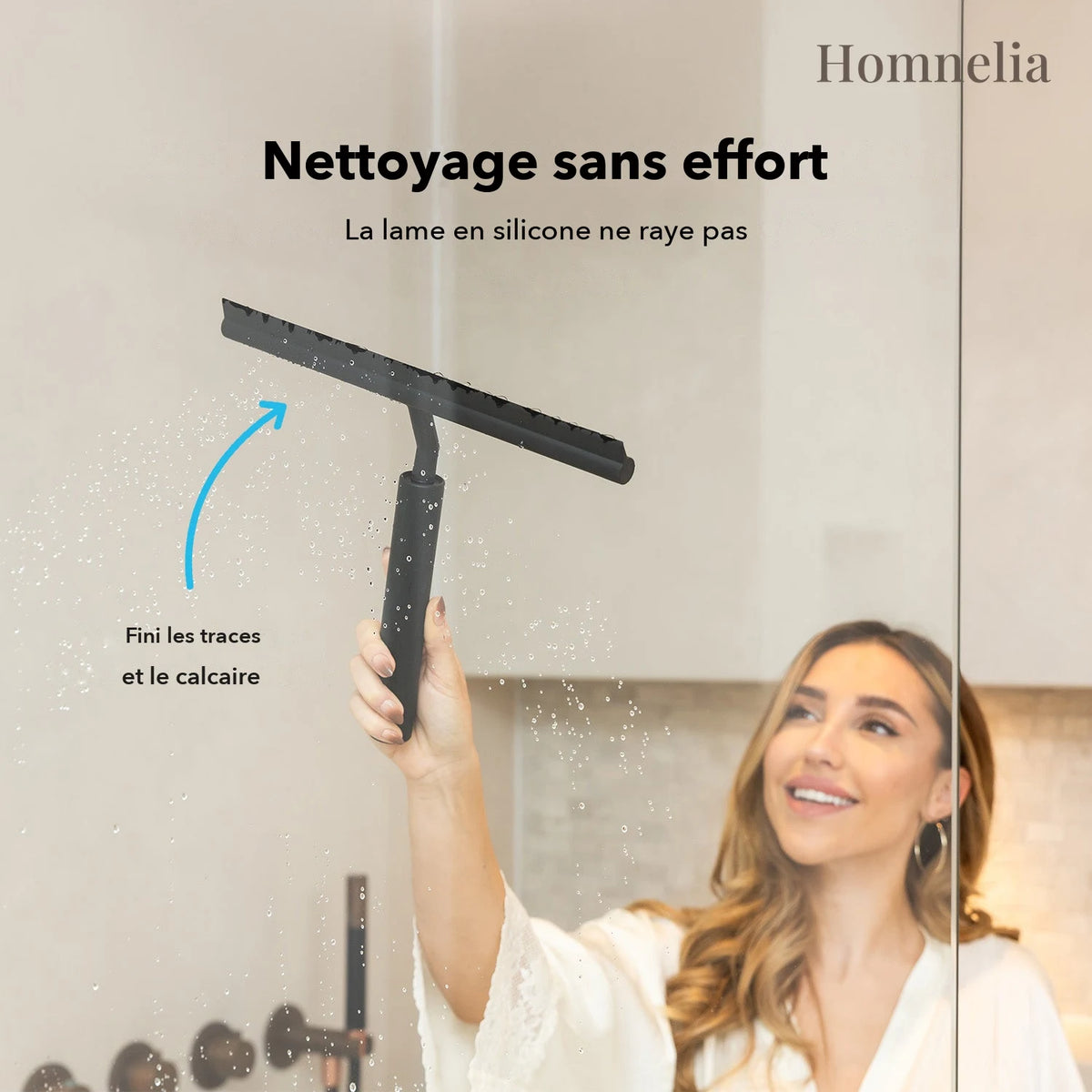Lame en silicone sur la paroi de douche
